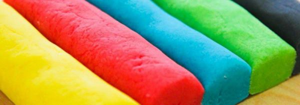 橡皮泥粘头发上怎么办