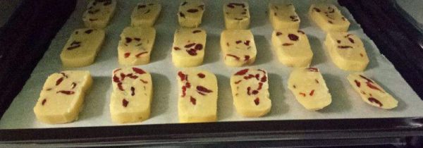 饼干怎么放在行李箱不会碎