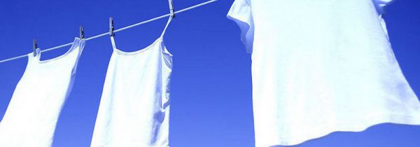 84漂白衣服要用热水吗
