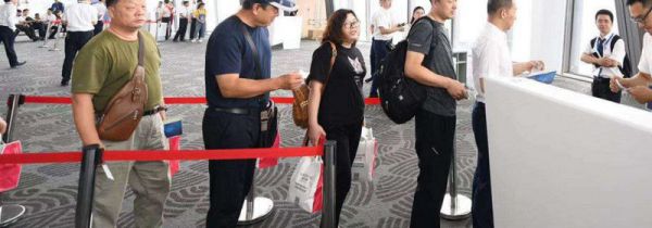 先取登机牌还是先托运