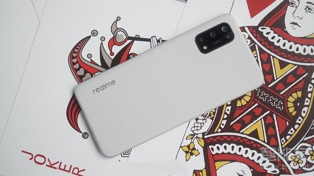 realmeq2pro屏幕是什么材质