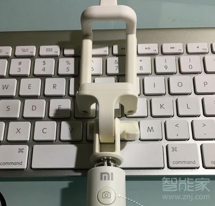 苹果自拍杆怎么连接手机才可以用