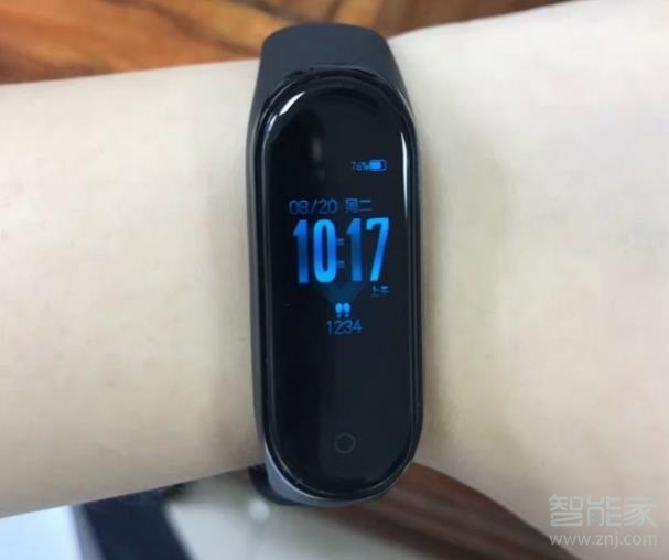 小米手环4怎么设置显示电量