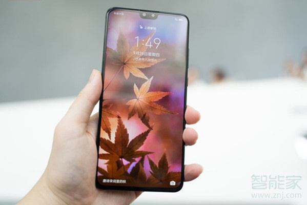 华为mate30是曲屏吗