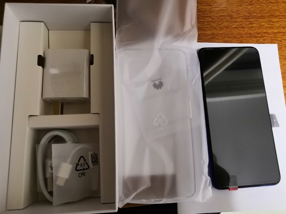 荣耀20有耳机孔吗 USB数据接口是什么