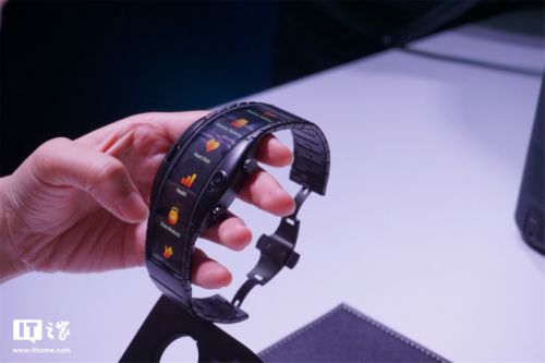 nubia努比亚α是什么多少钱 腕机手表+可弯曲手机