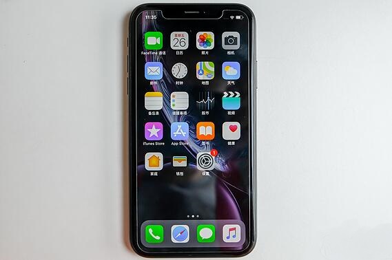 iPhone XR白色和黑色哪个好?苹果XR是买白色还是黑色的好