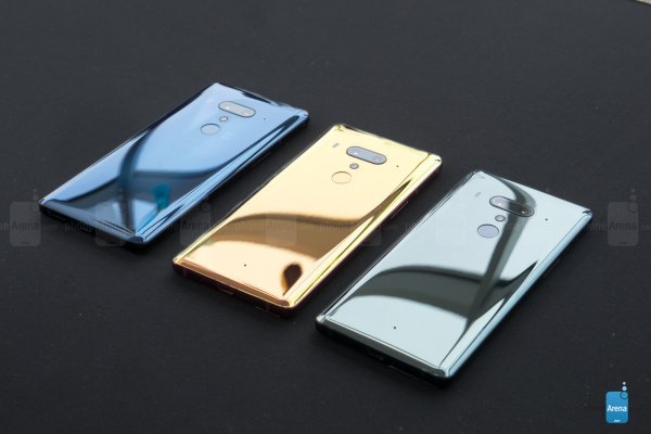 HTC U12+真机上手图赏:看起来相当漂亮