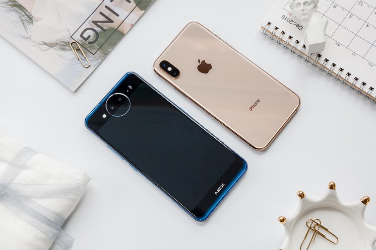 vivo NEX双屏版和iPhone XS对比图赏 不一样的科技之美