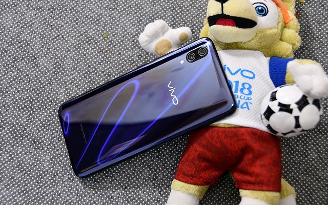 vivo X23幻夜蓝图赏 炫光渐变色真好看