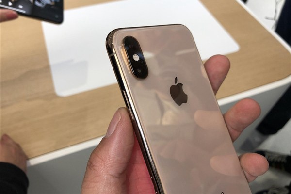 iPhone XS金色版真机图赏 COP封装刘海屏