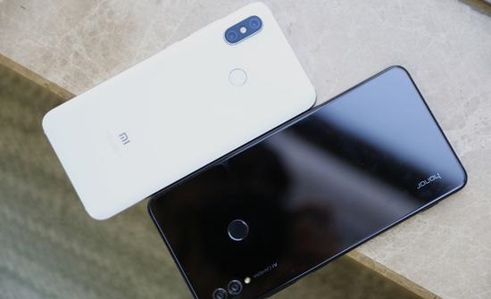 小米8和荣耀Note10哪个散热好?游戏实测温度对比