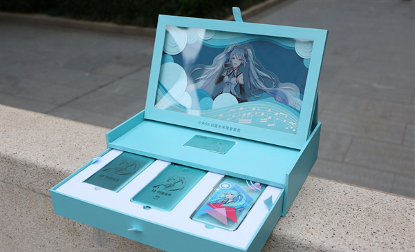 小米6X初音未来限量版开箱图赏：二次元少女心