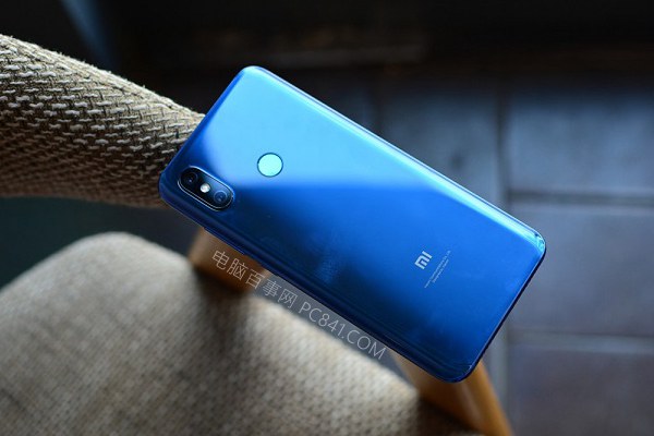 小米8透明探索版和小米8哪个好？小米8对比透明探索版区别