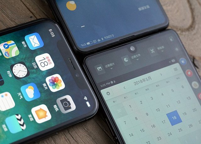坚果R1、小米MIX2S、iPhone X对比评测 国产旗舰对决苹果