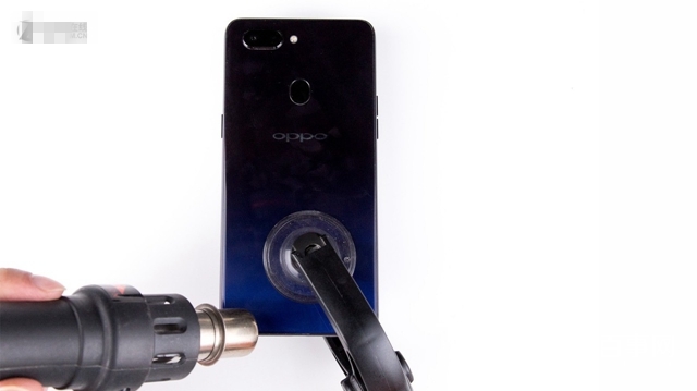 OPPO R15后盖怎么打开 OPPO R15拆后盖图文教程