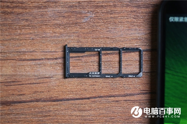 荣耀畅玩7C怎么装卡/插卡？荣耀畅玩7C SIM卡安装教程