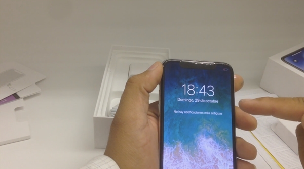 iPhoneX全球首发开箱：开机体验越用越爱！