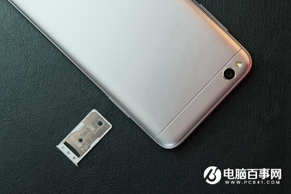 红米5A怎么装卡/插卡 红米5A SIM卡安装教程