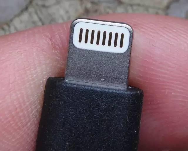 iPhone数据线怎么认真假？iPhone数据线真假辨别教程