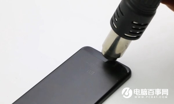 小米5C后盖怎么打开？能换吗？小米5c拆后盖教程