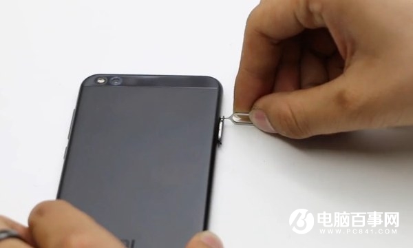 小米5C后盖怎么打开？能换吗？小米5c拆后盖教程