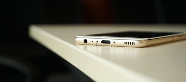 华为P10后盖怎么打开？可以换吗 华为P10后盖拆解方法