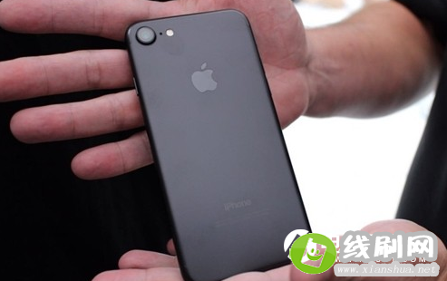 iPhone7亮黑色有没有32G版本 iPhone7亮黑色真机图赏及价格
