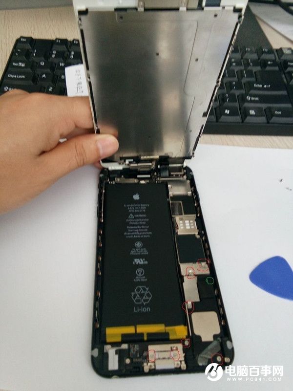 iPhone技巧：给iPhone扬声器口安装个性彩灯