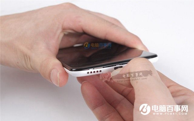 360手机N4后盖怎么打开 360手机N4后盖拆解换电池教程