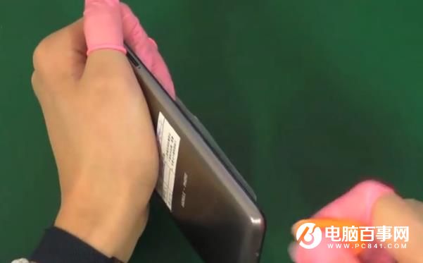 荣耀5C后盖怎么打开 荣耀5C后盖打开方法