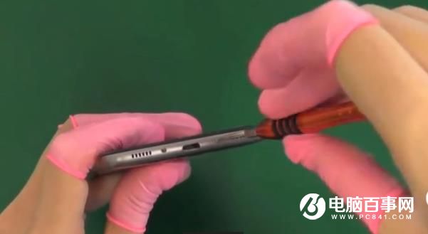 荣耀5C后盖怎么打开 荣耀5C后盖打开方法